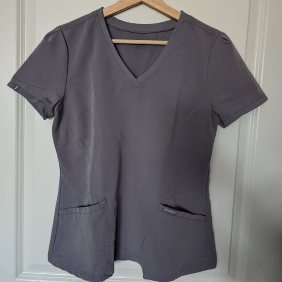 Jaanuu Grey Scrub Top / Sweetheart Neck, Three Pocket Top, S Regular - Picture 1 of 3